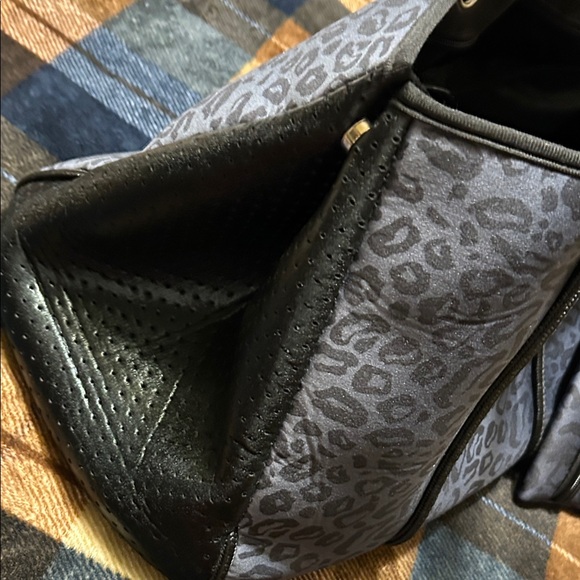 Navy Leopard Print Tote Bag with Matching Pouch - Picture 2 of 10